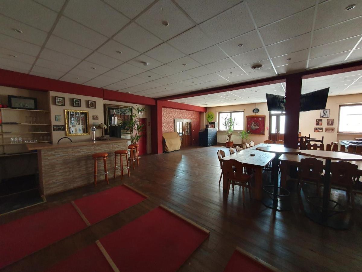 Restaurant & Gasthaus '44 Forty Four Hotel Нойвиед Екстериор снимка